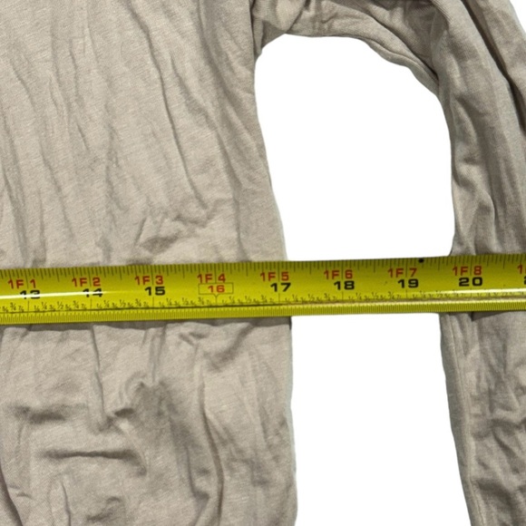 Brit & Bri size medium tan colored light feeling cardigan in great condition! - Picture 5 of 11